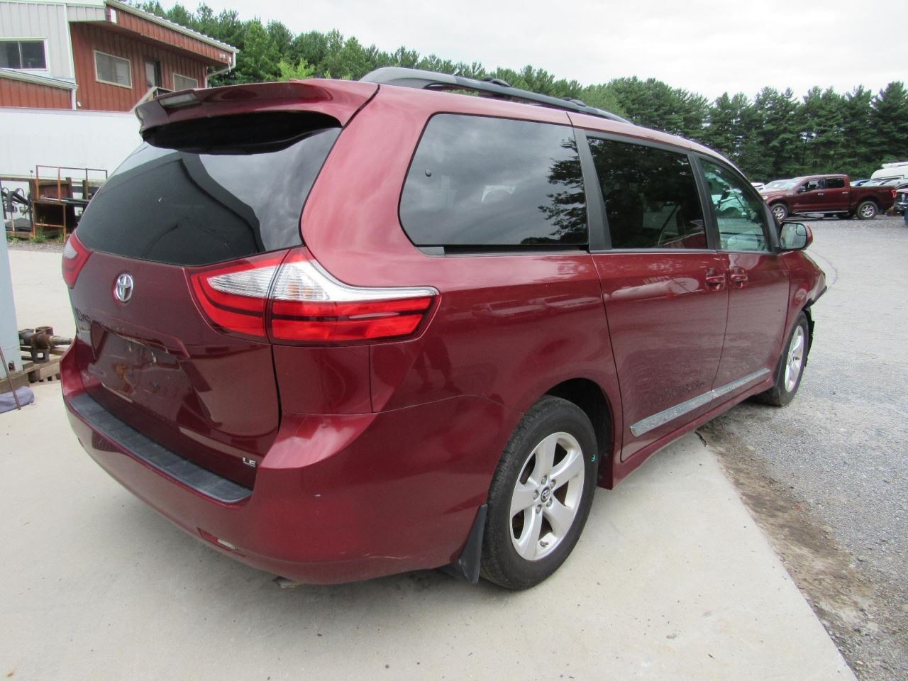 SIENNA 2018 Glove Box 1064389