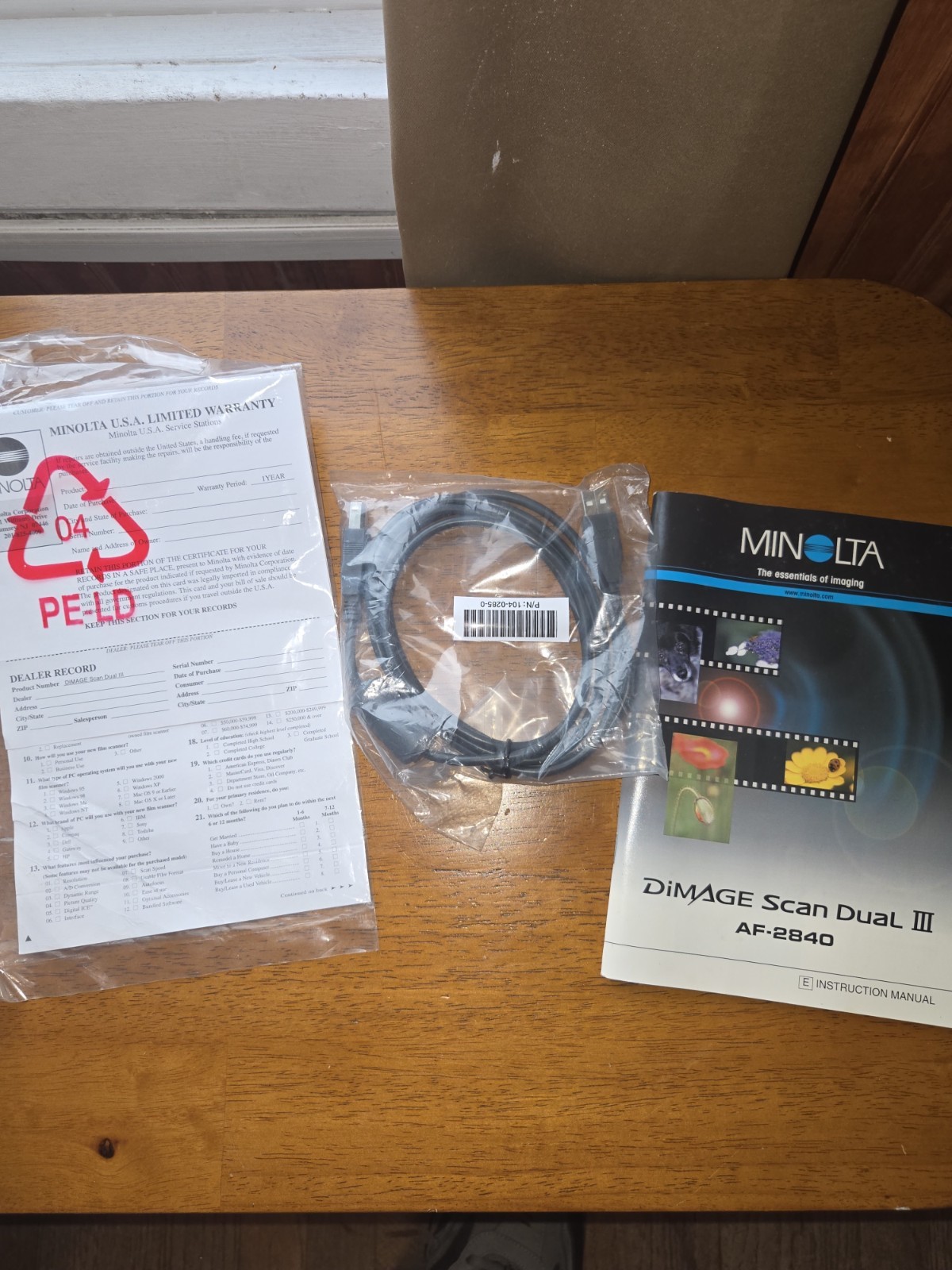 Minolta DiMage Scan Dual III Model AF-2840 W/ Cables, Box, Software