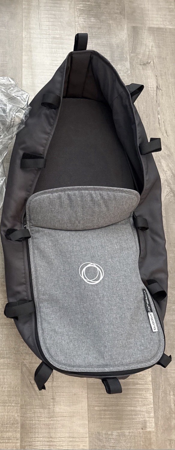 Bugaboo Cameleon 3 Carrycot + Extra Gray Apron