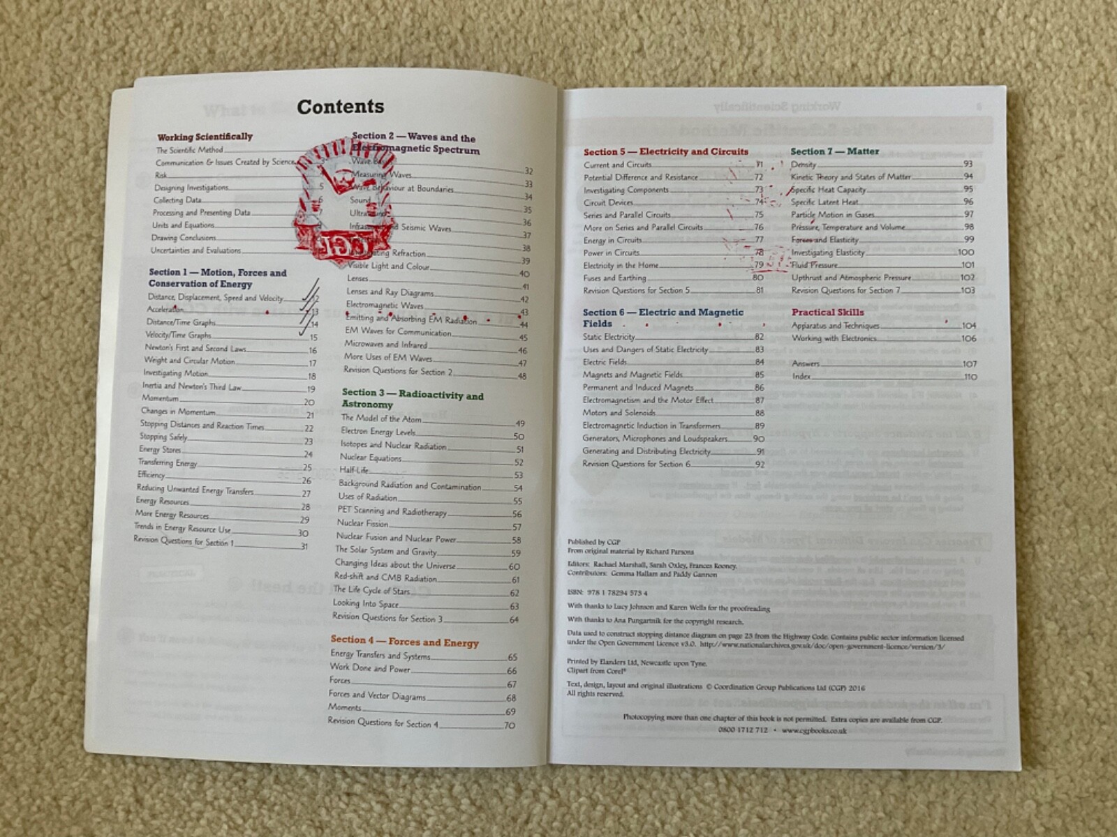 CGP Edexcel GCSE Physics Revision Guide & Exam Practice Book
