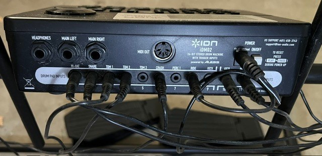 ion iDM02 Drum Machine with 6 pads, 2 pedals = ex condition