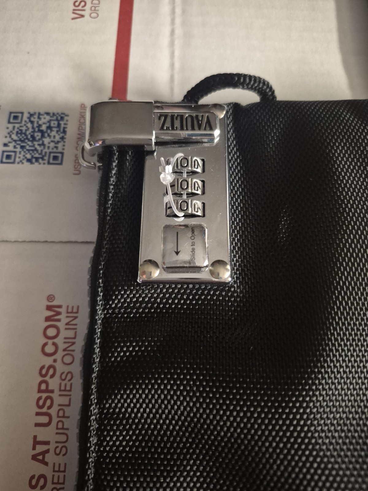 Vaultz Moneybag With Lock