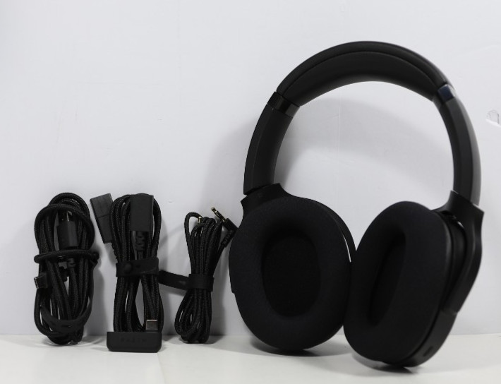 PREOWNED- Razer Barracuda Wireless Gaming Headset Black Bluetooth USB-C Headset