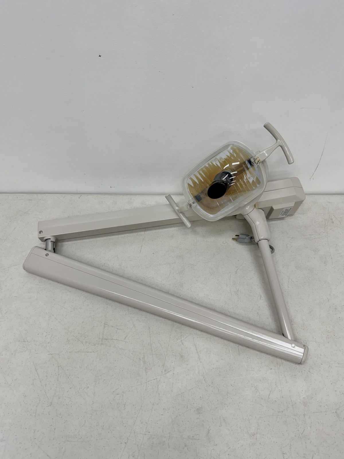 Adec 6300 Ceiling-Mount Dental Patient Exam Light