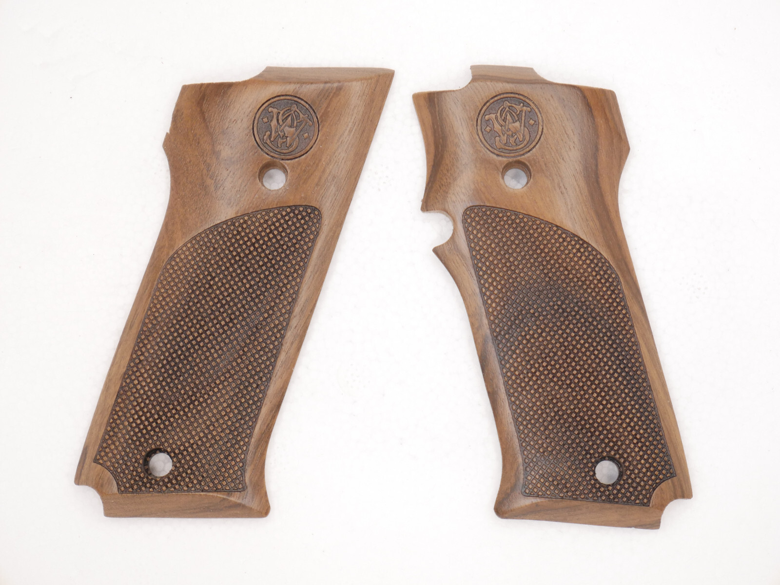 Smith & Wesson Model 59, S&W MOD 59 custom walnut wood grips "Logo & checkered"