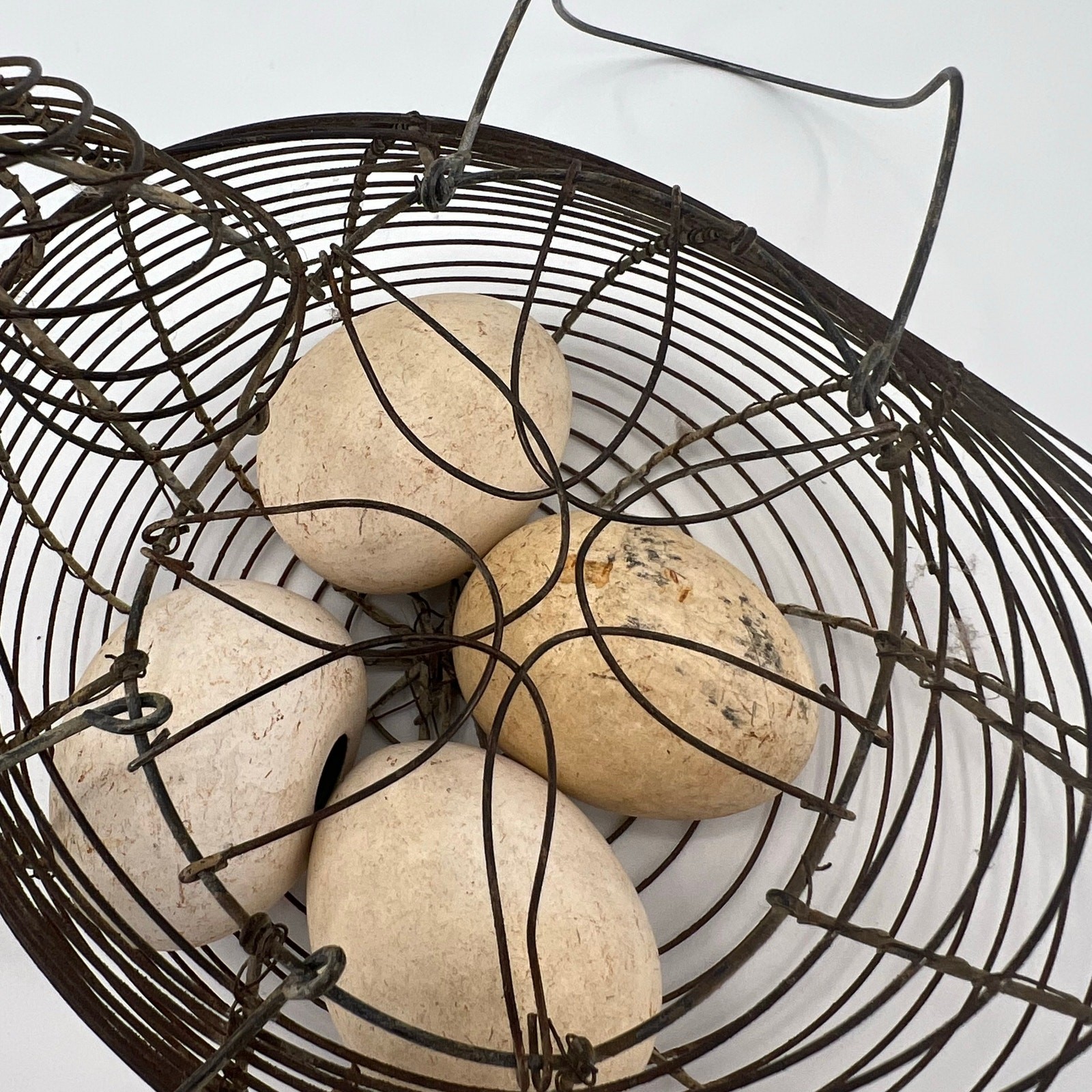 Vintage Wire Egg Basket with 4 Decorative Ceramic Eggs Chicken Shaped
