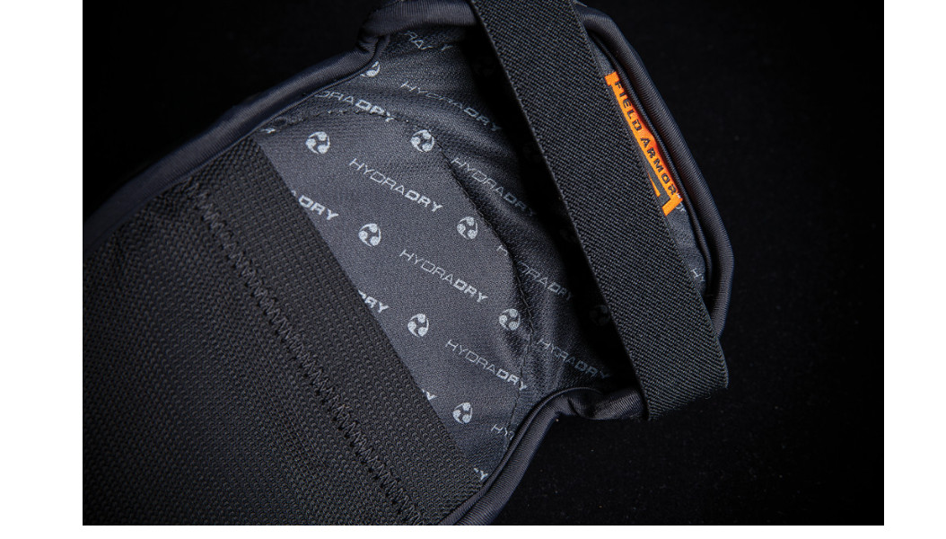Icon Elbow Field ARMR3 Black