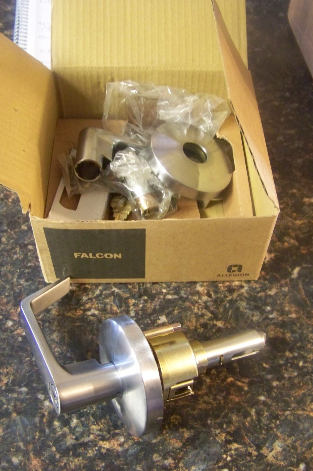FALCON ENTRY/OFFICE LOCK W511P6 DAN 626 qty 3 new in box
