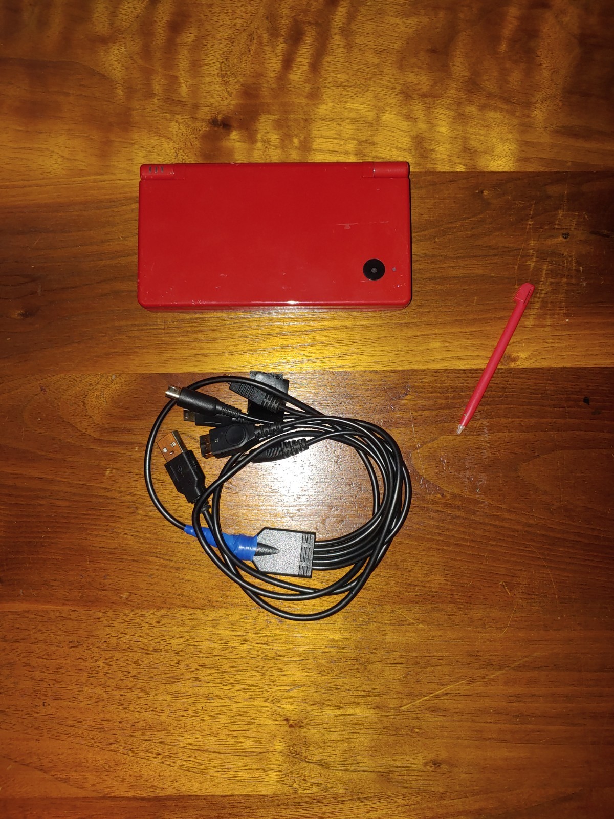 Nintendo DSI Glossy Red 32gb works great Read Region Free
