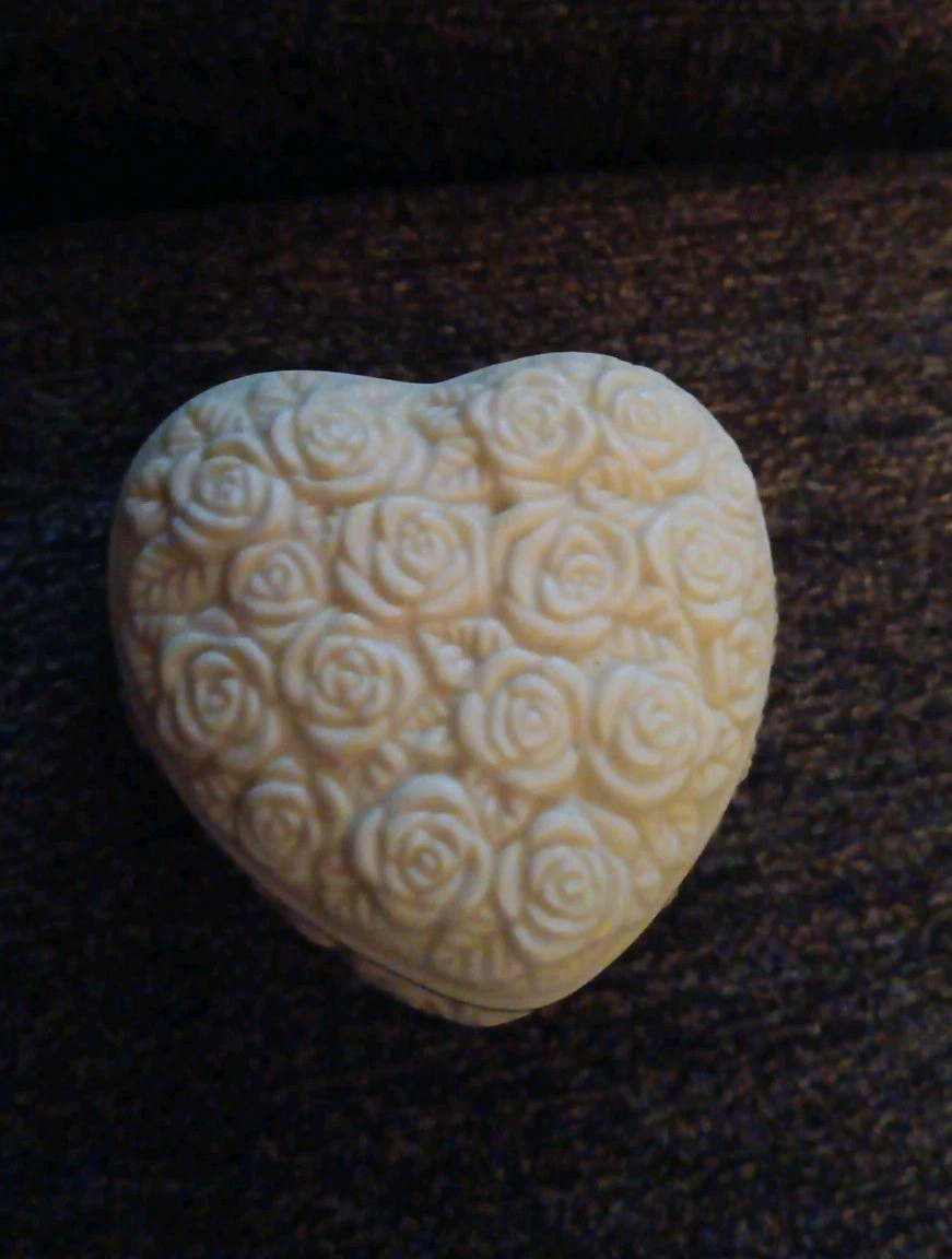 Lennox Heart Shaped Rose 24 Karat Jewelry Box