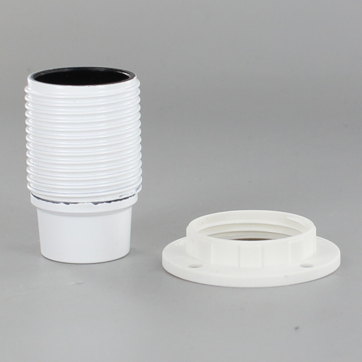WHITE CANDELABRA BASE PHENOLIC SOCKET WITH THREADED OUTER SHELL AND RING SO300WG