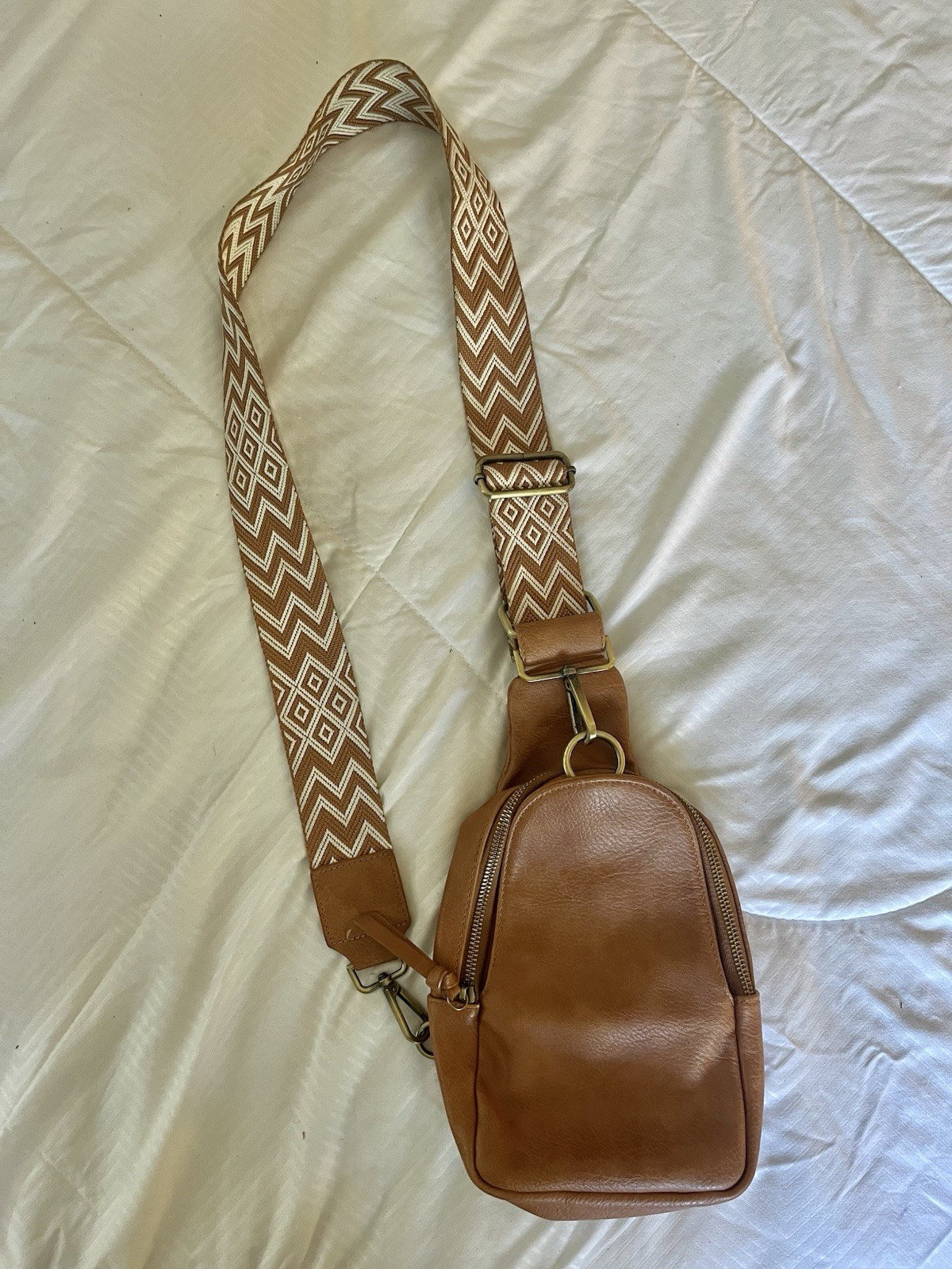 Urban Originals Liberty Tan Sling Bag Crossbody Anthropologie Guitar Strap
