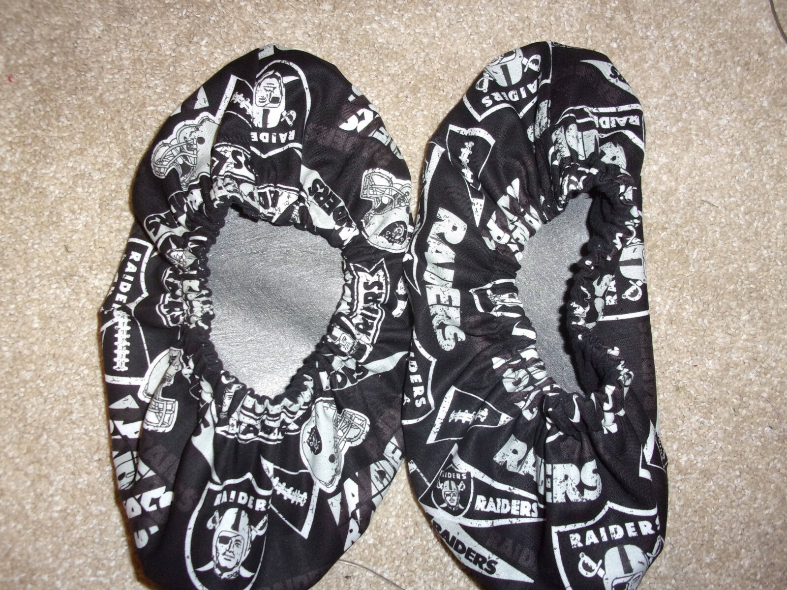 RAIDERS NFL BOWLING SHOE COVERS