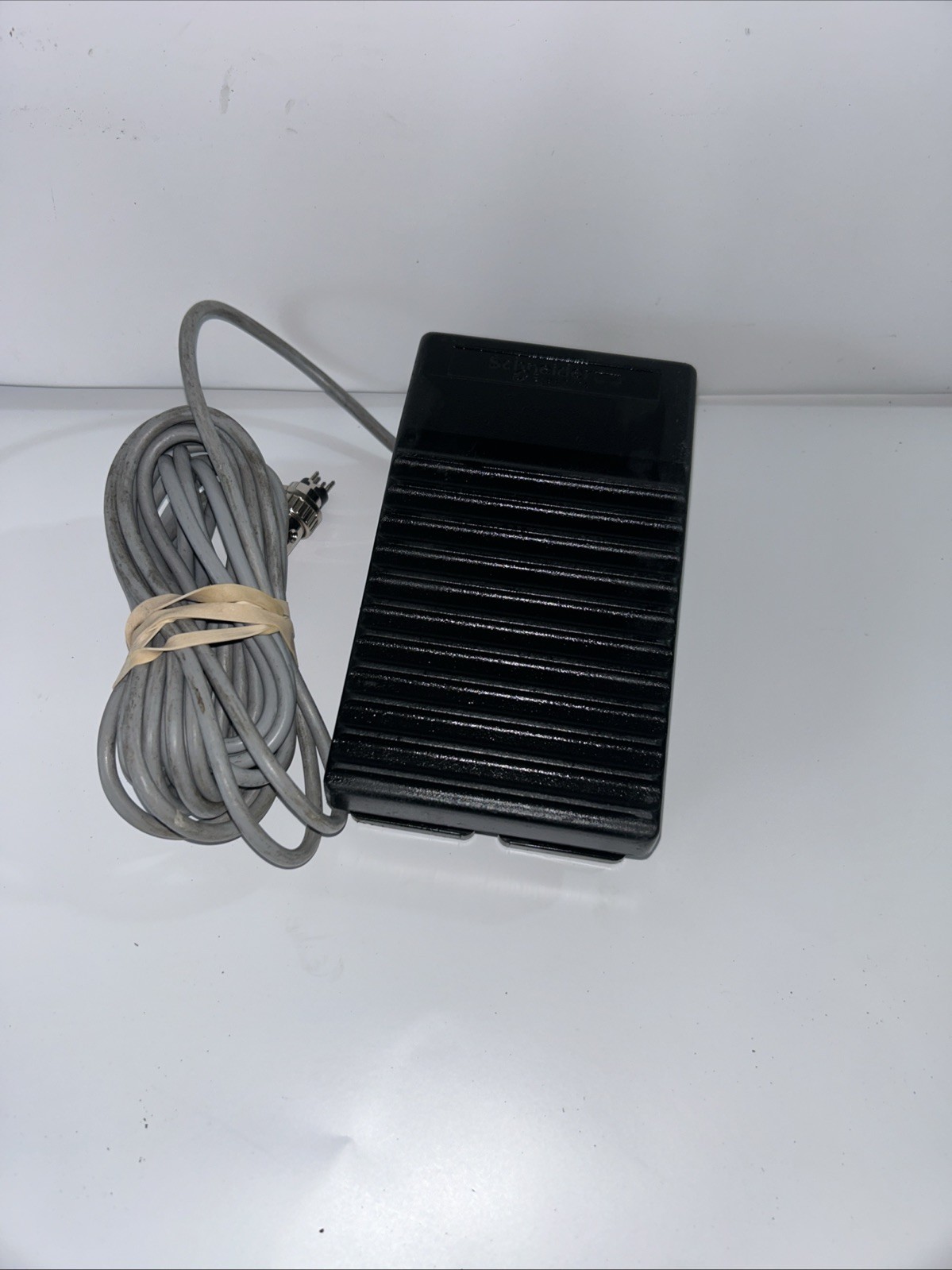 TELEMECANIQUE XPE-A110 FOOT SWITCH