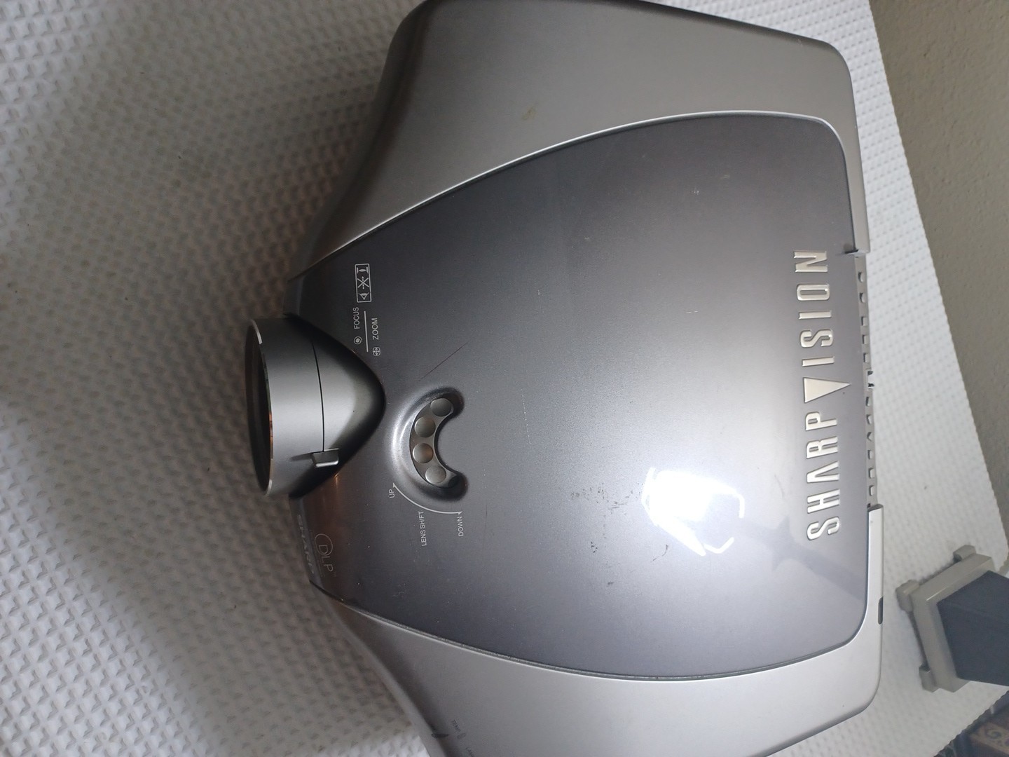 SHARP Vision XV-Z12000 DLP HD Projector - No remote