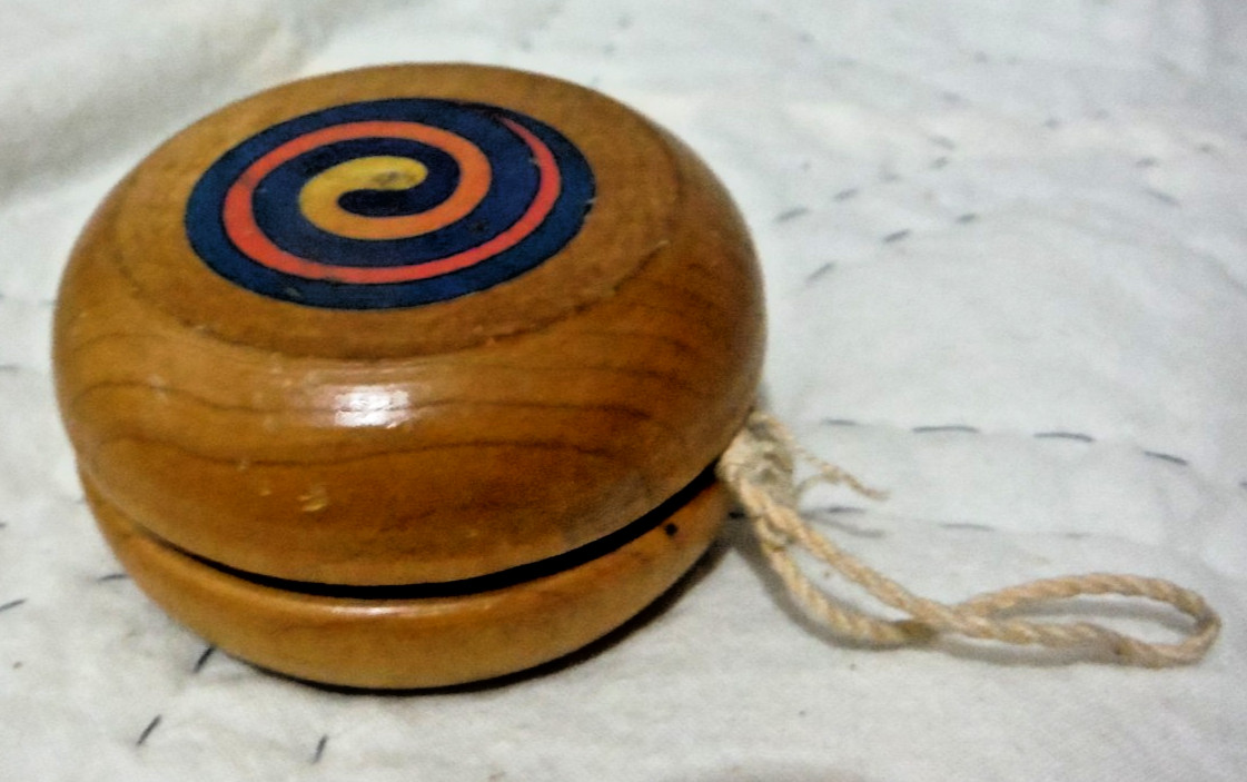 Vintage Hallmark Wood Yo-yo Yoyo Swirl design