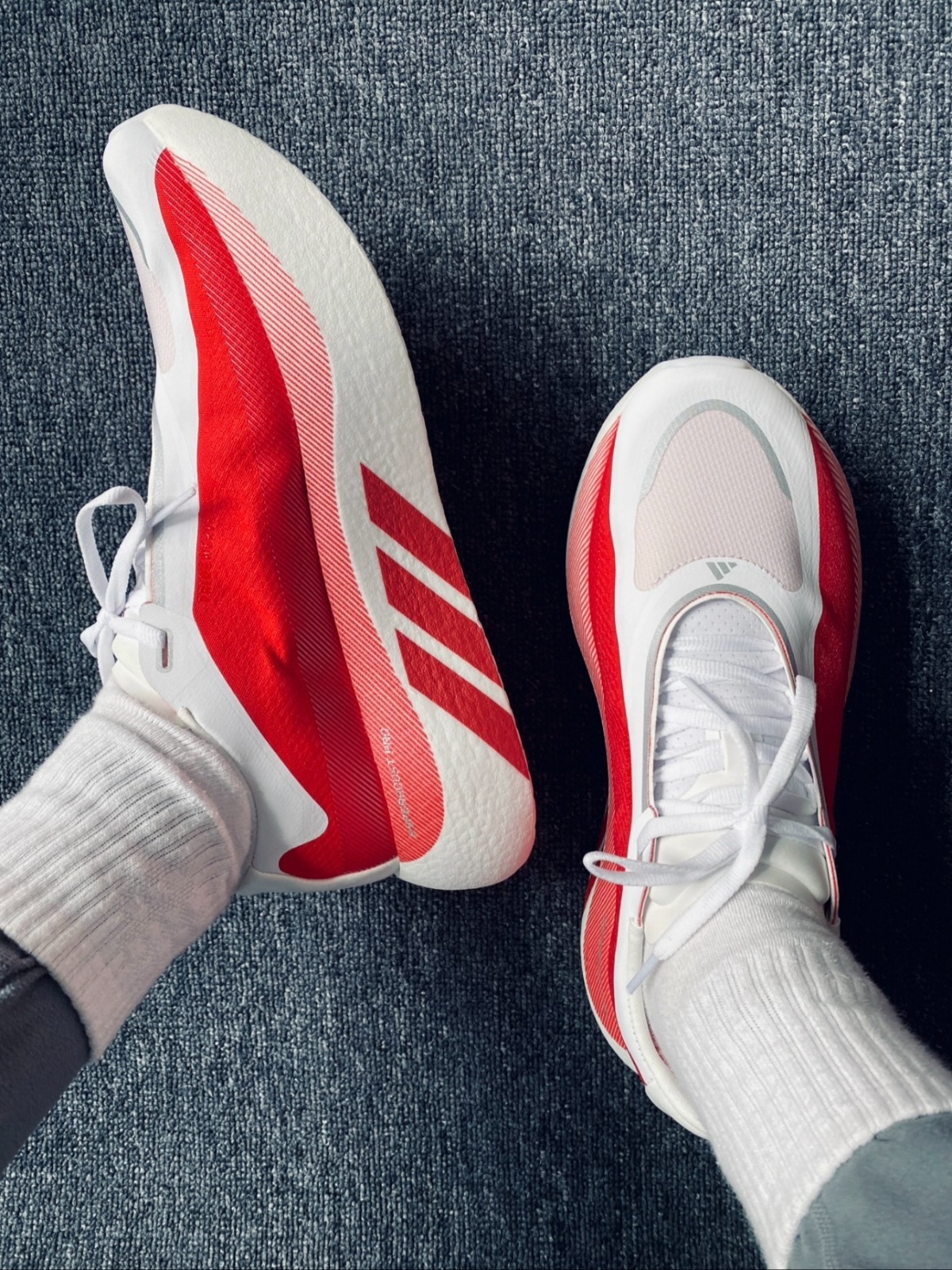 adidas Hyperboost Edge Cloud White Pure Ruby KI1913