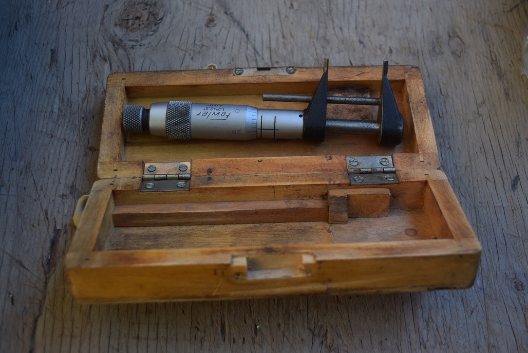 Fowler 1.2-2.2 Internal Inside Micrometer Tool .001 with Wood Case