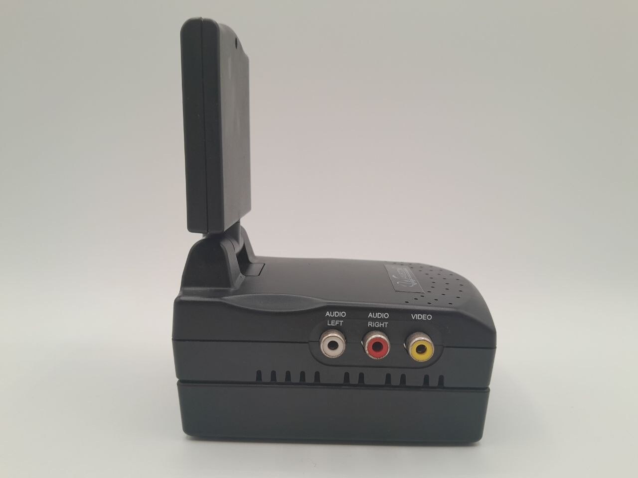 Wavecom Wireless AV Transmitter and Receiver - 4-Channel Video & Audio - RD10