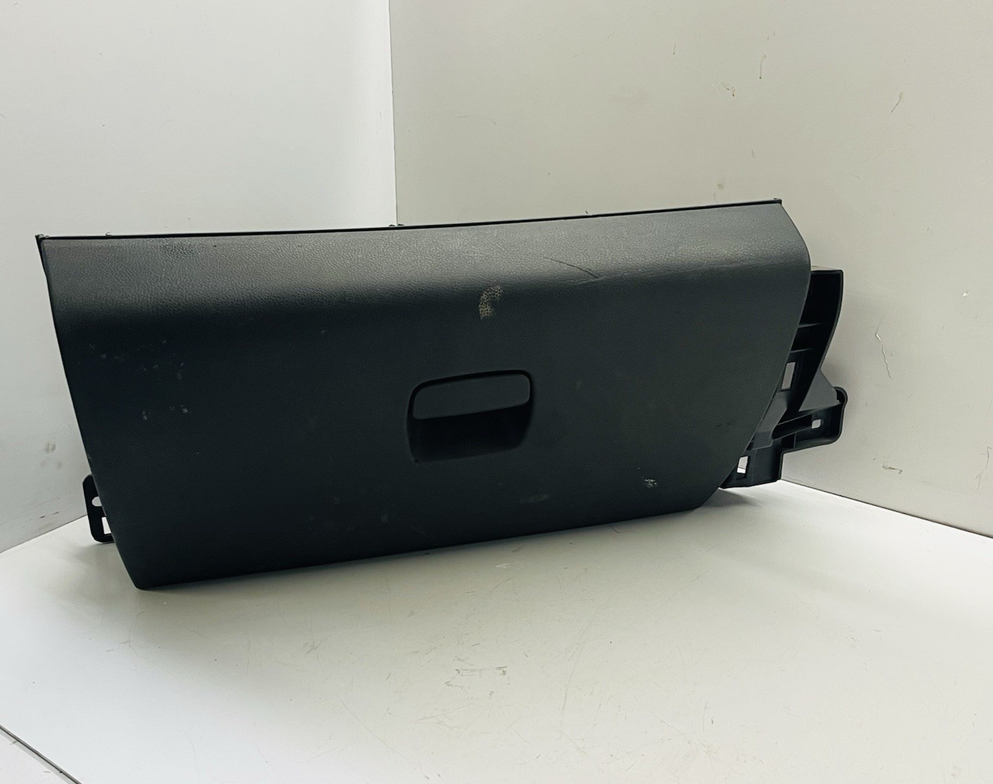 Dashboard Glove Box Renault Trafic MK3 Vuaxhall Vivaro X82 681086447R 2016