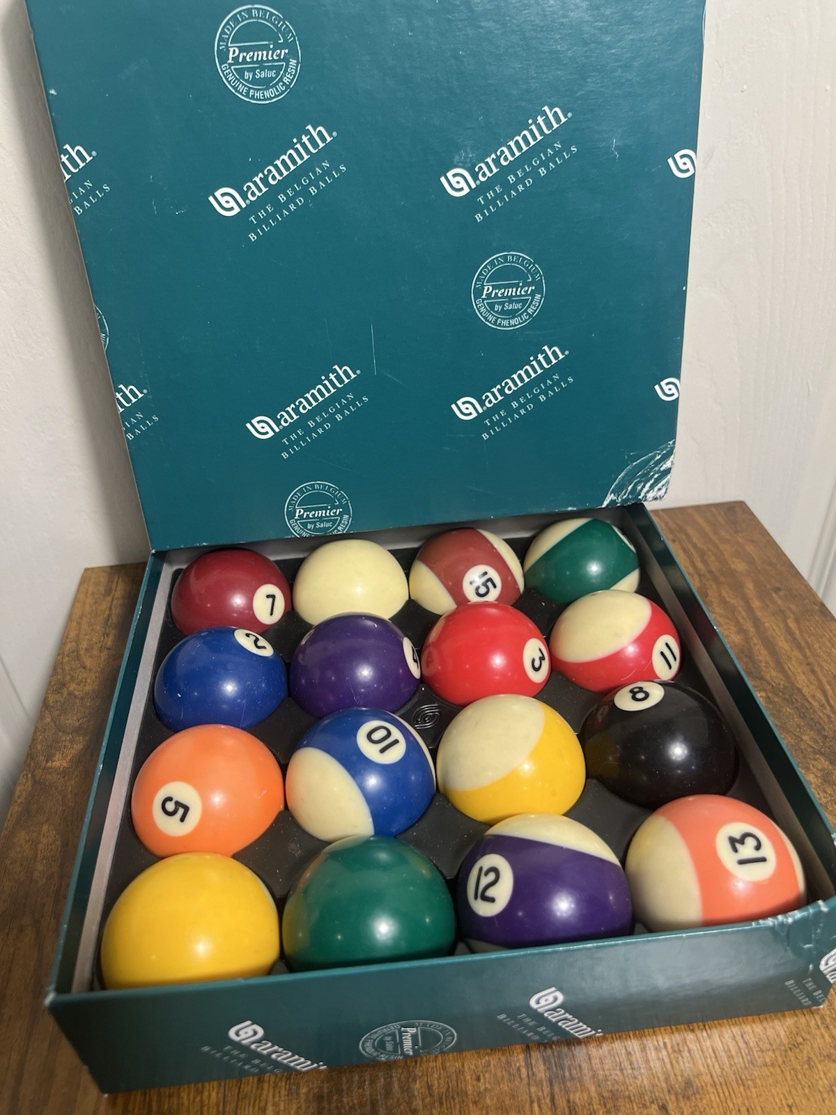 Vintage Aramith Belgian Billard/Pool Box GENERIC BALLS Complete Set 2 1/4" READ