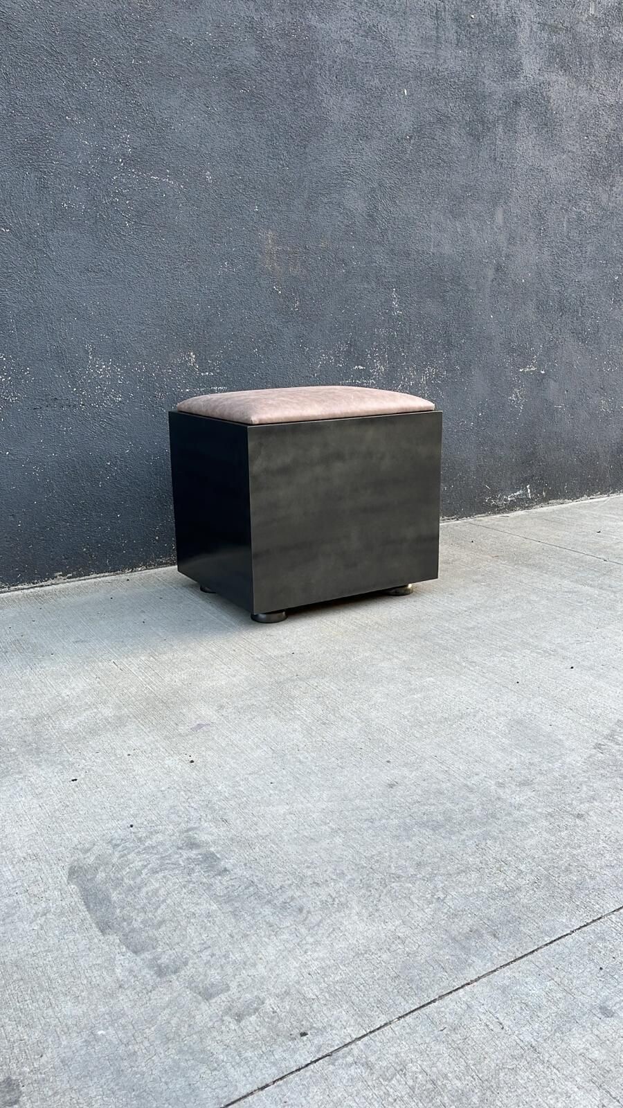 Single Seater Outdoor Stool of Colored Steel