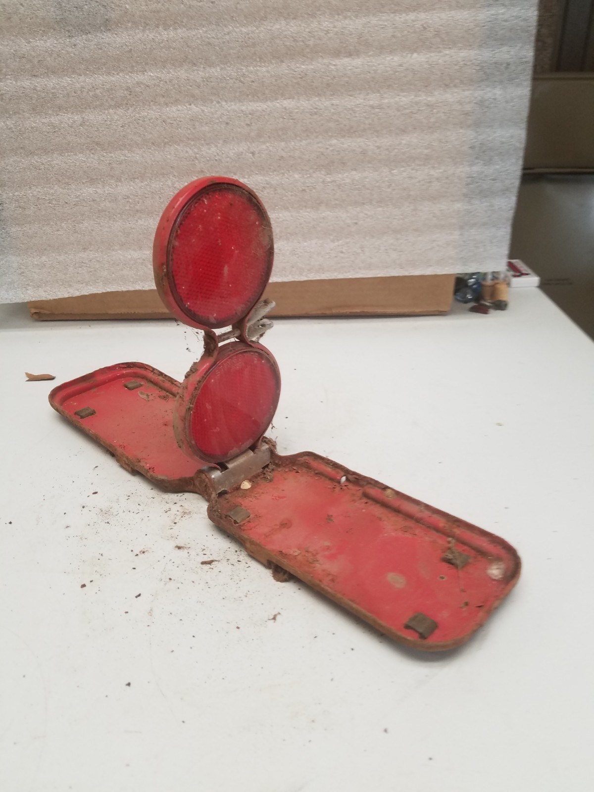Vintage Red Emergency Roadside Reflectors Set of 3 Folding Base Frame (V)