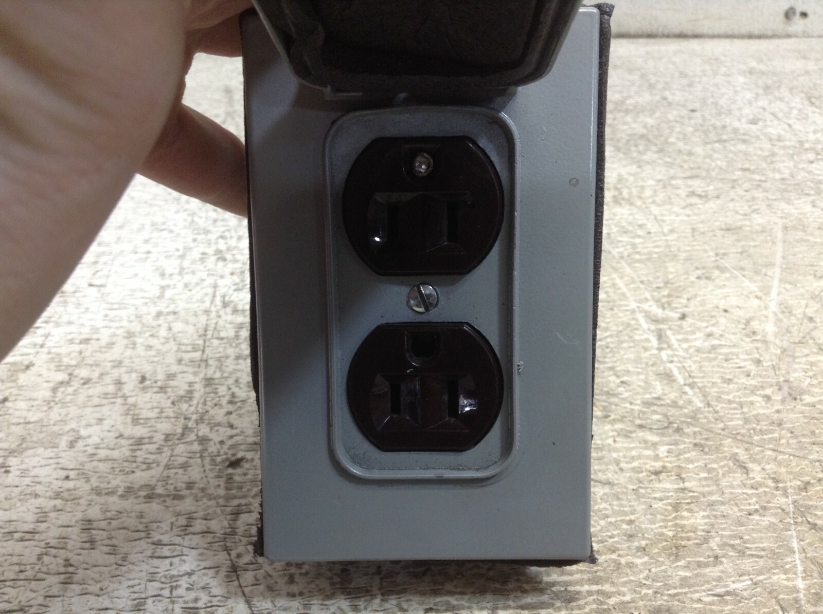 REDODOT Receptacle w/ Enclosure 15 A 125 V (TSC)
