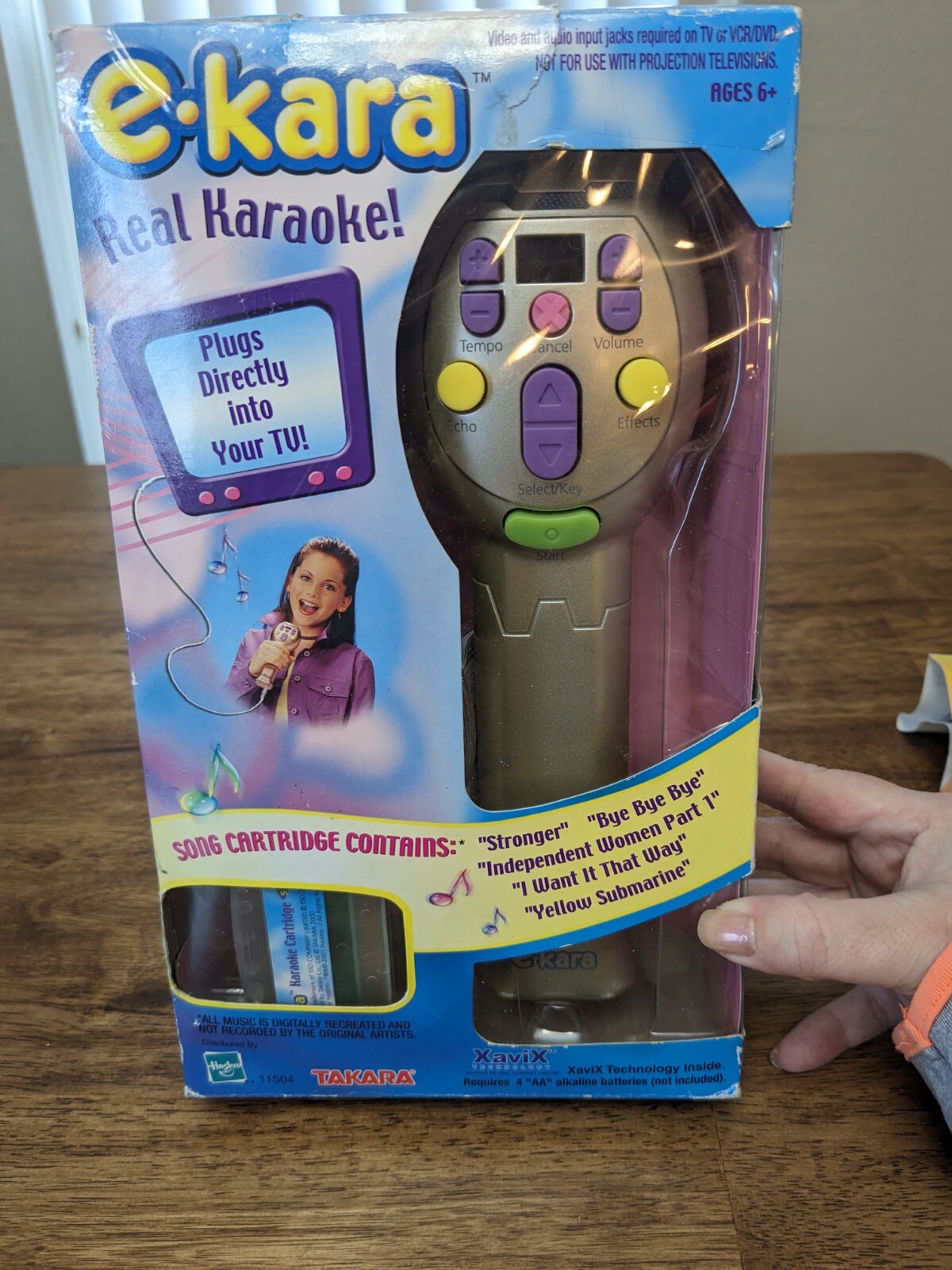 E-Kara Real Karaoke Plugs Directly Into TV Plus 5 Song Cartridge Brittney Spears
