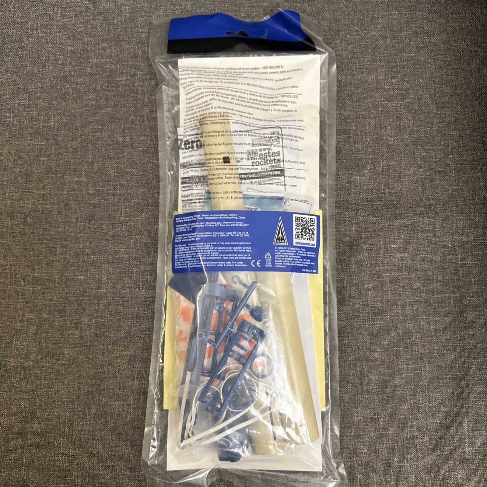 Estes Dark Zero High Altitude Rocket Flying Model Rocket Kit 2013 New