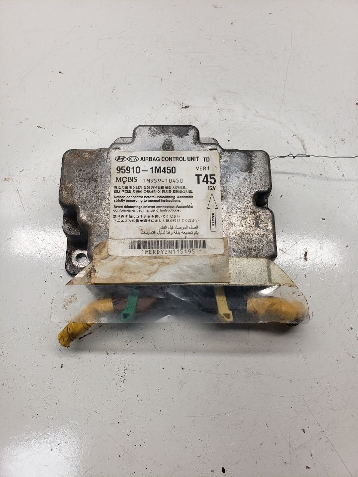 2011-2013 Kia Forte Control Module ab Center Console US Market Coupe OEM 1372997