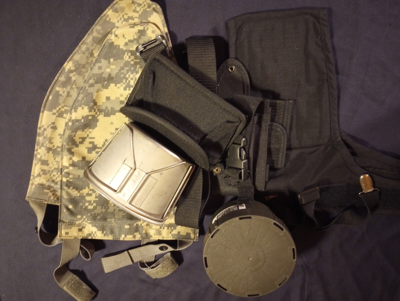Military Lot Groin Protection Sleeves, Metal Cup Gas Mask Canister, Pouch Sheath