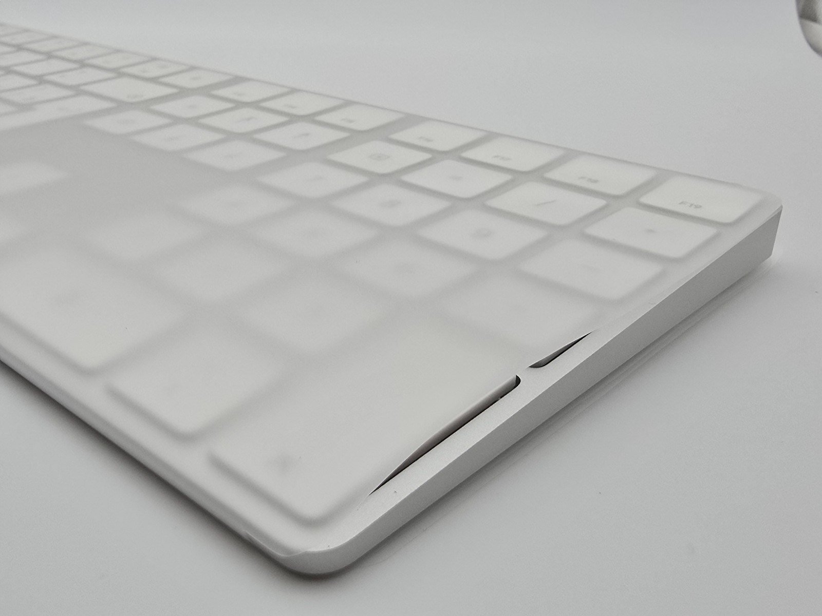 Apple Magic Keyboard with Numeric Keypad A1843 Wireless Russian Open Box