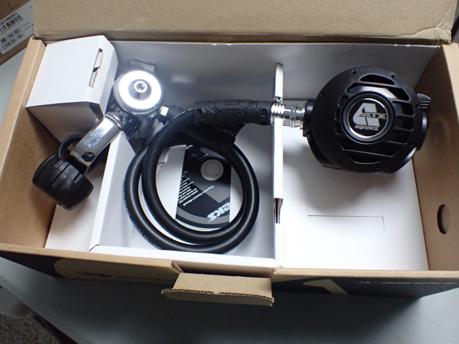 Apeks ATX 40  Regulator, Yoke New