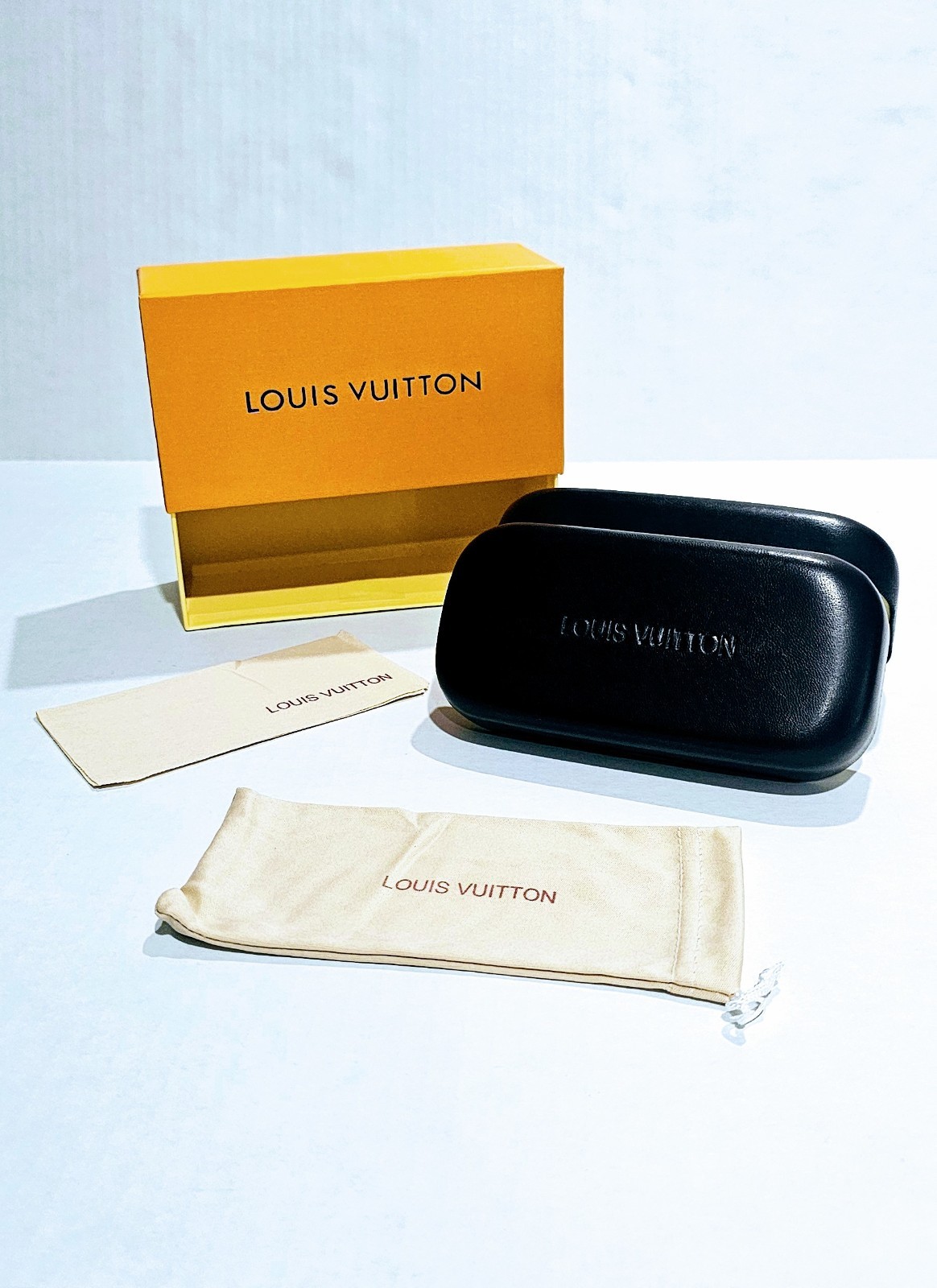 Brown Large Clamshell Louis Vuitton Glasses Case 🔥
