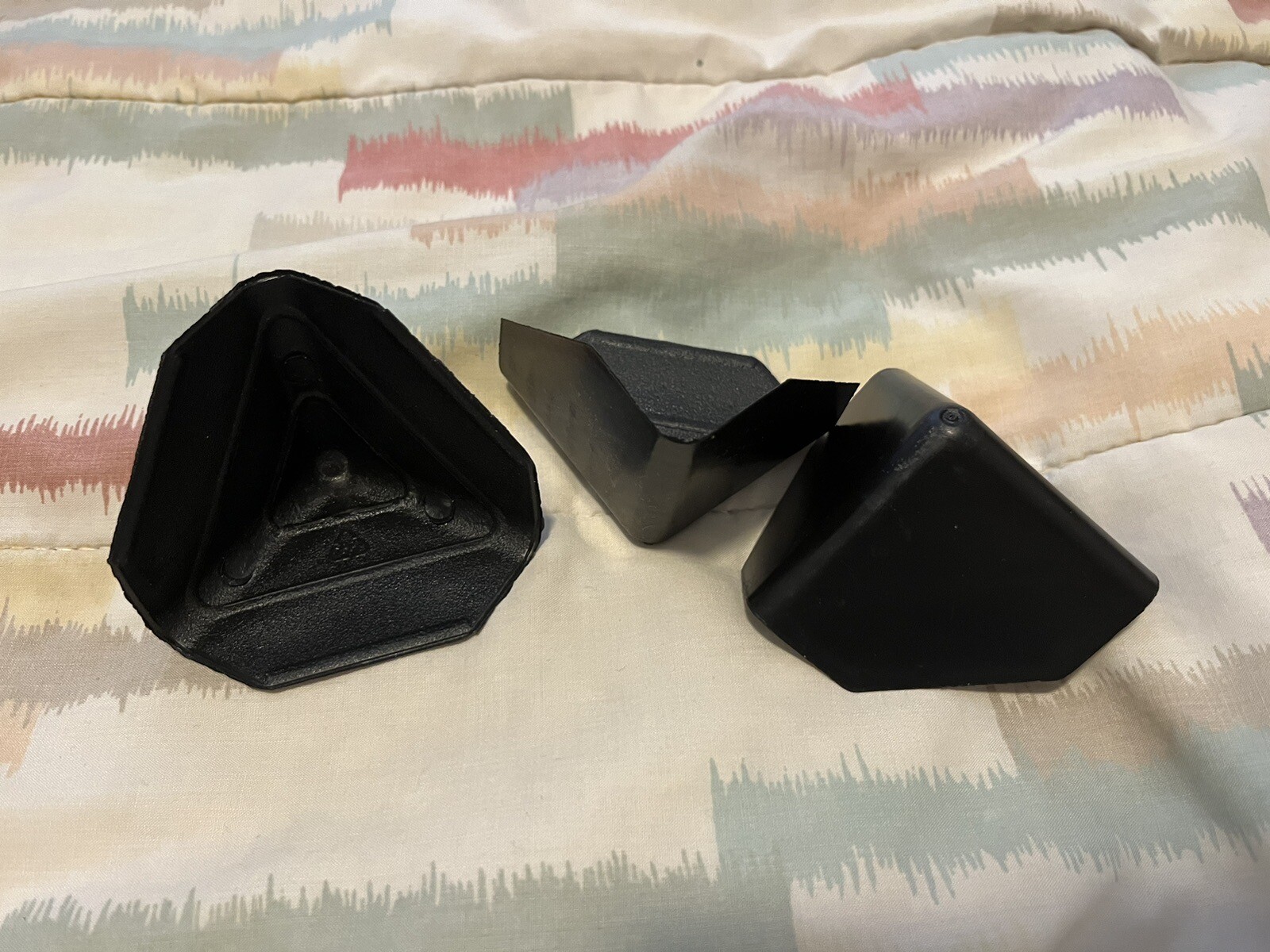 Black Plastic Box Reinforcement Corners 125 Count