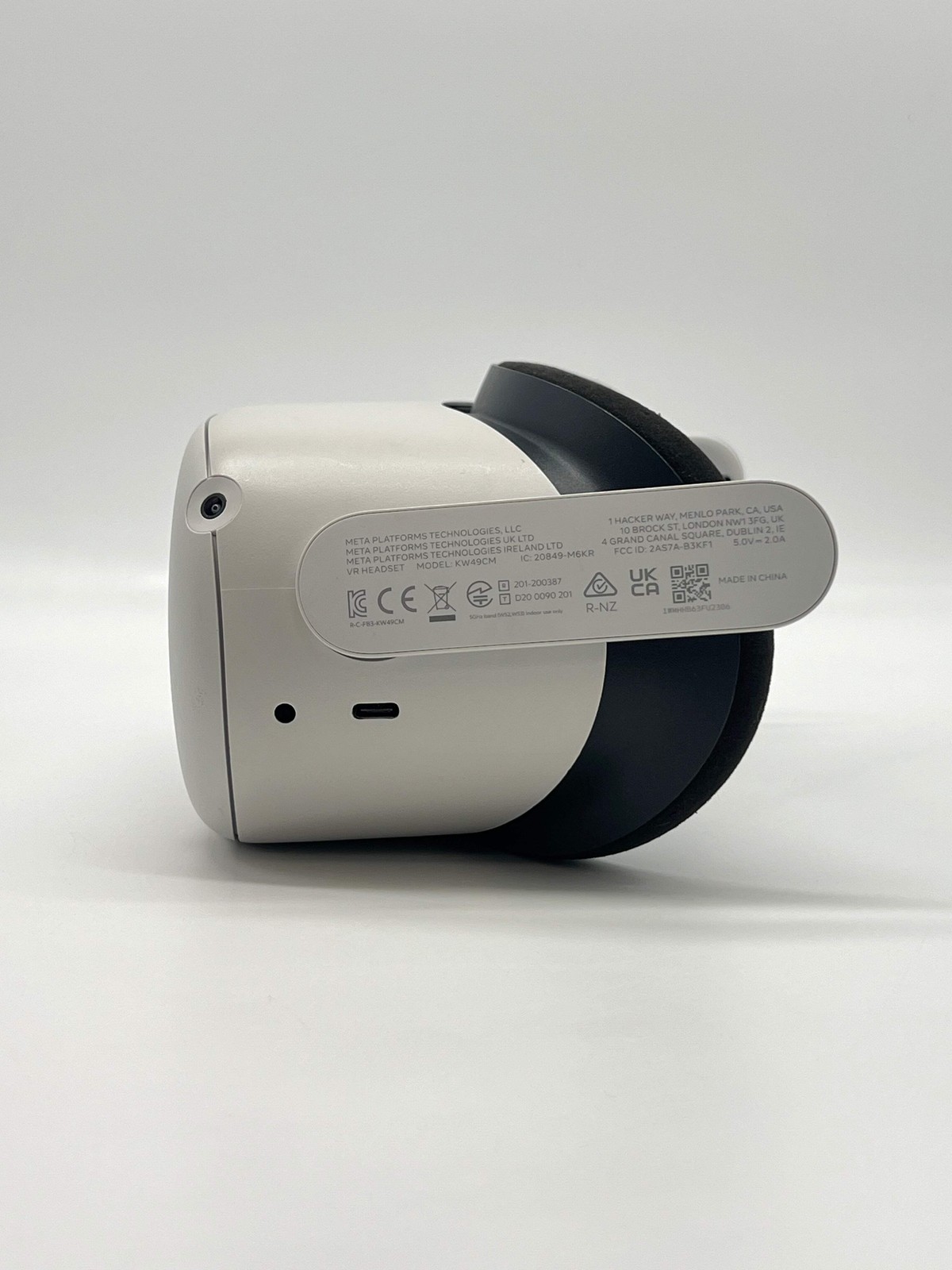 Meta Quest 2 VR Headset White