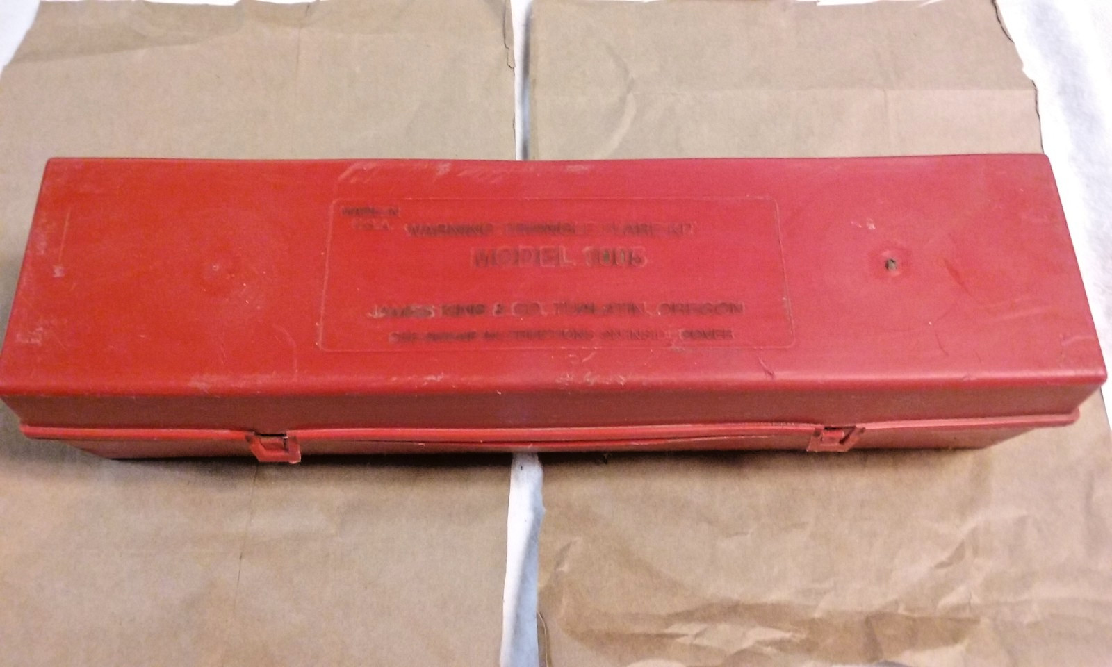 James King #1005 3 Triangles Warning Flare Kit with Case