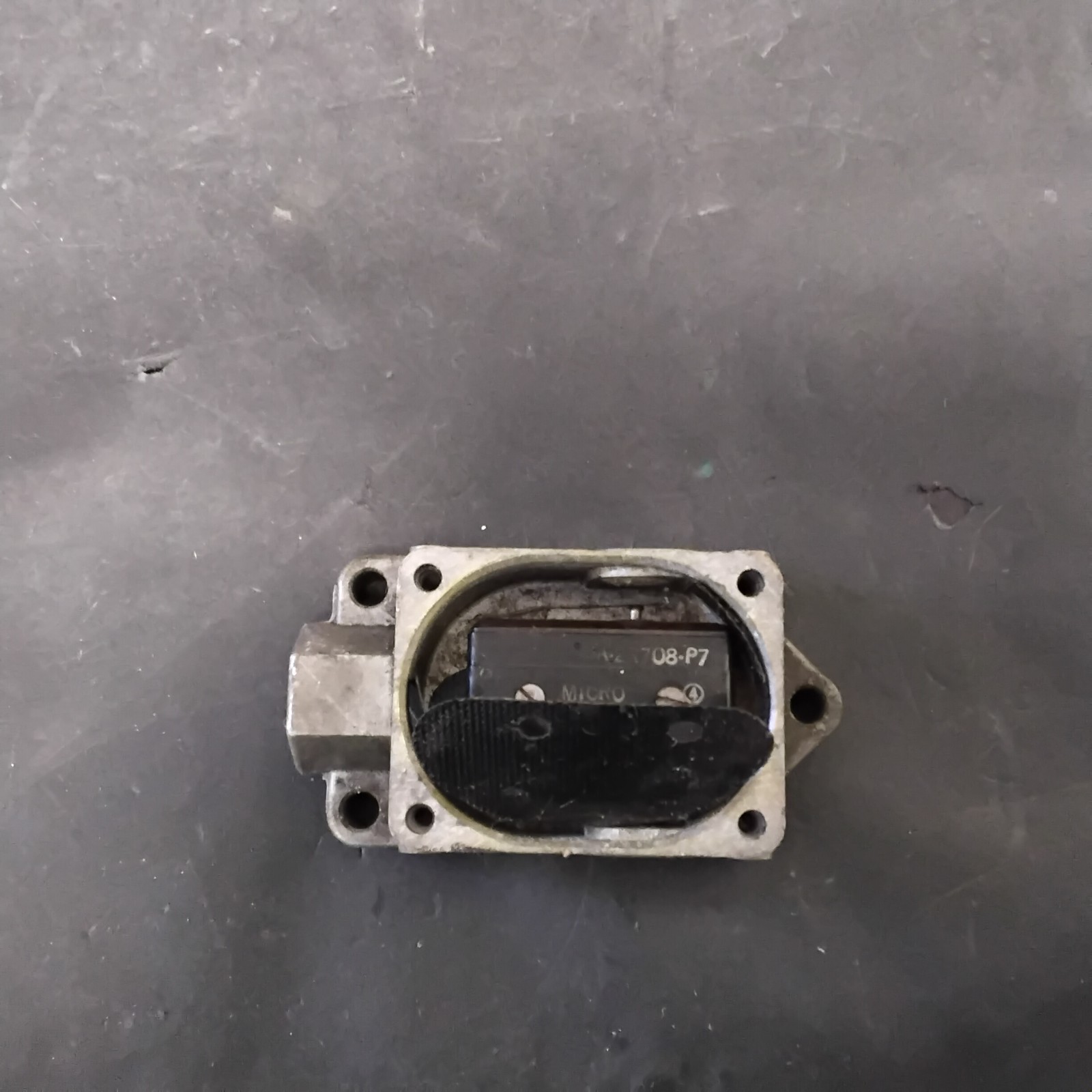 BA-2R7-08P7 MICRO SWITCH ($15 OBO)