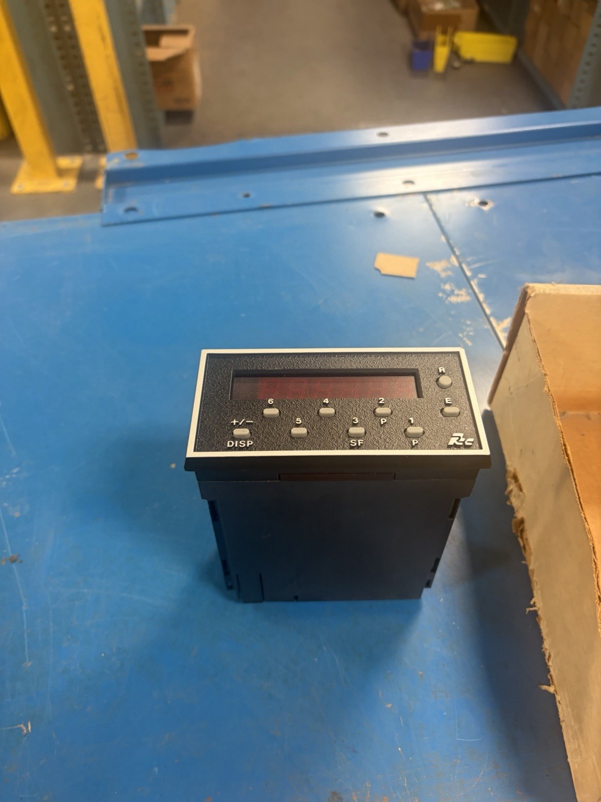 NEW NO BOX Red Lion GEM52000 Counter Rate Meter Totalizer Panel Mount