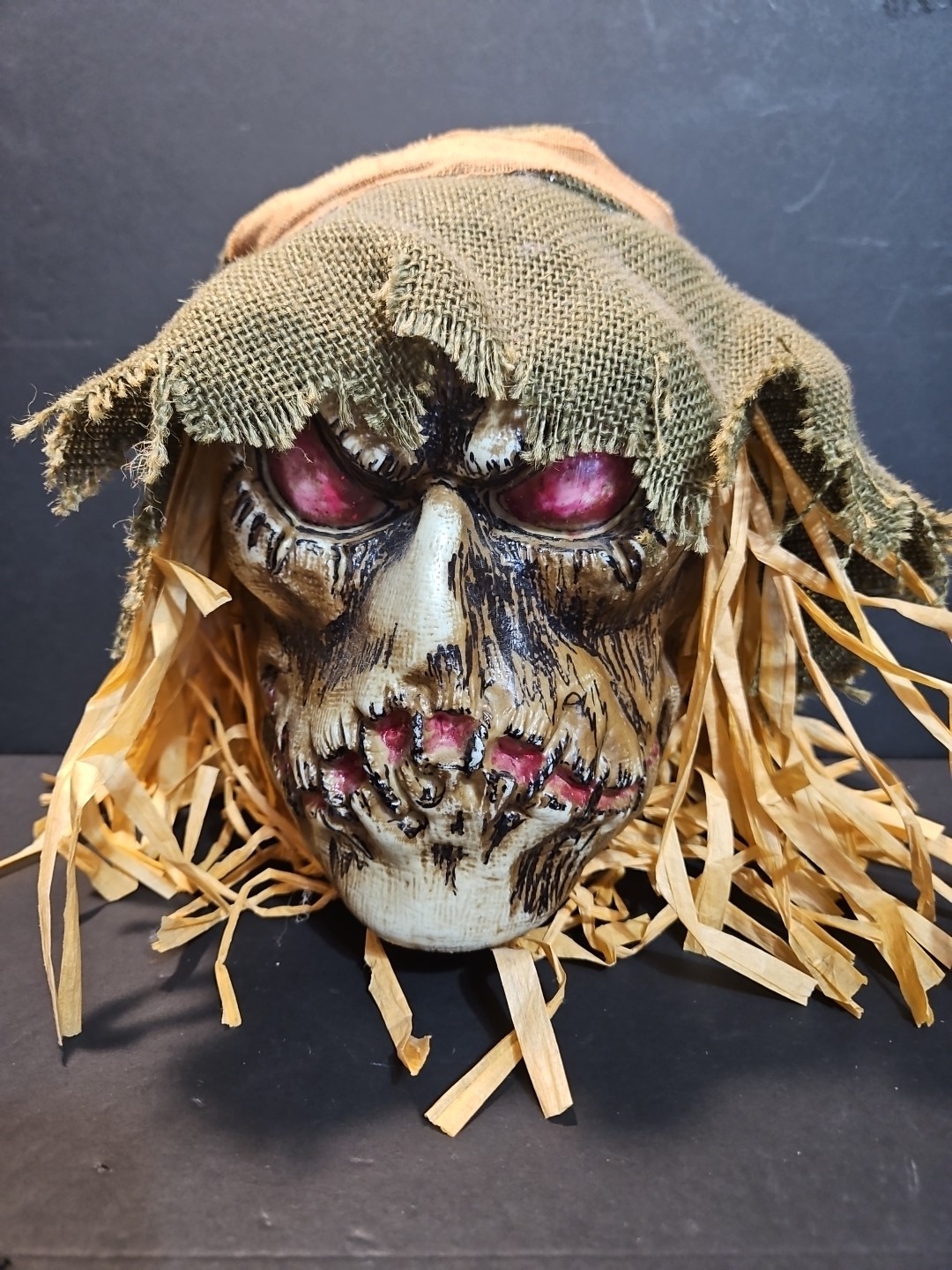 2010 Magic Power Company Halloween Talking ScareCrow Head Works With Batteries