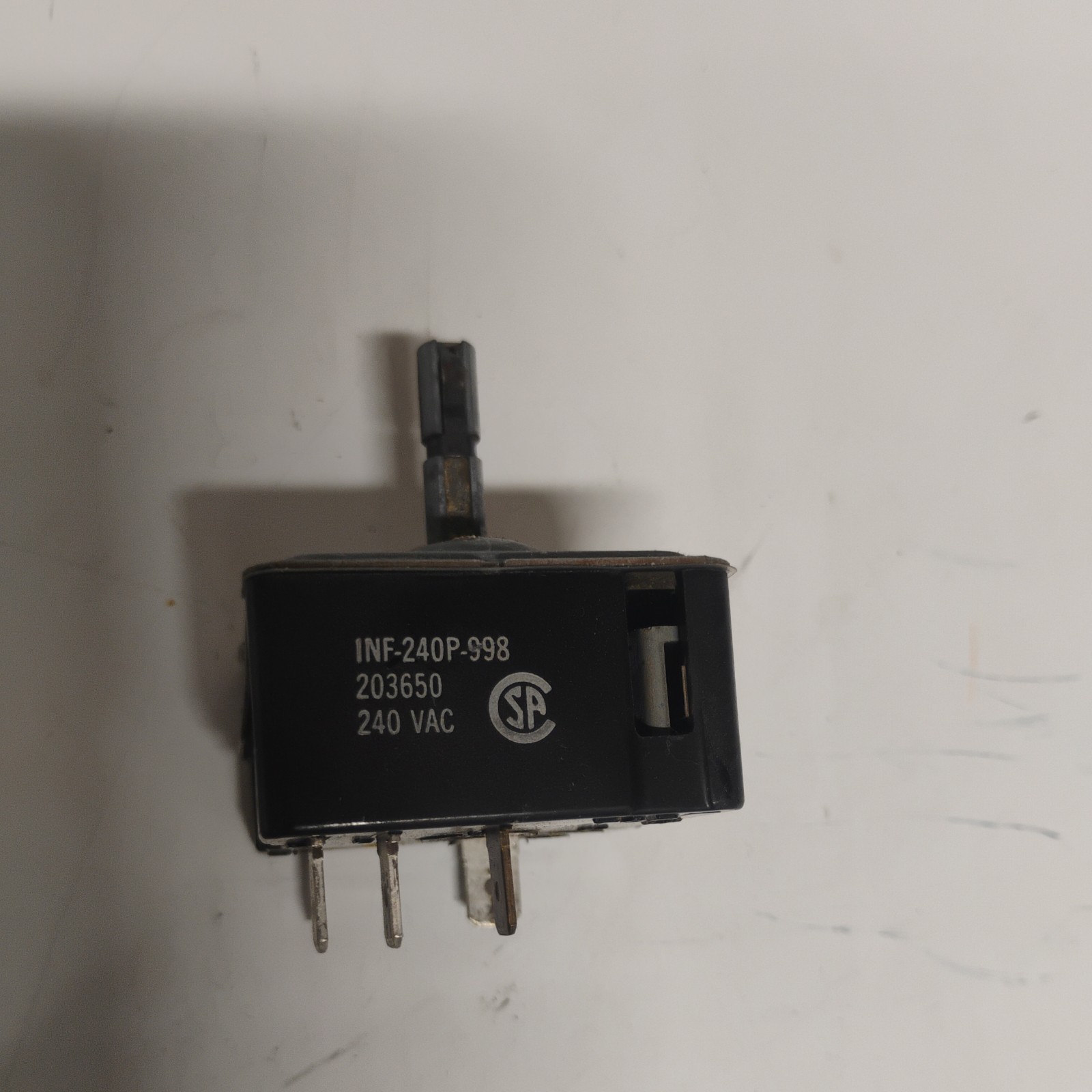 Jenn Air H Shaft Infinite Burner Switch -   INF - 240P - 998    203650