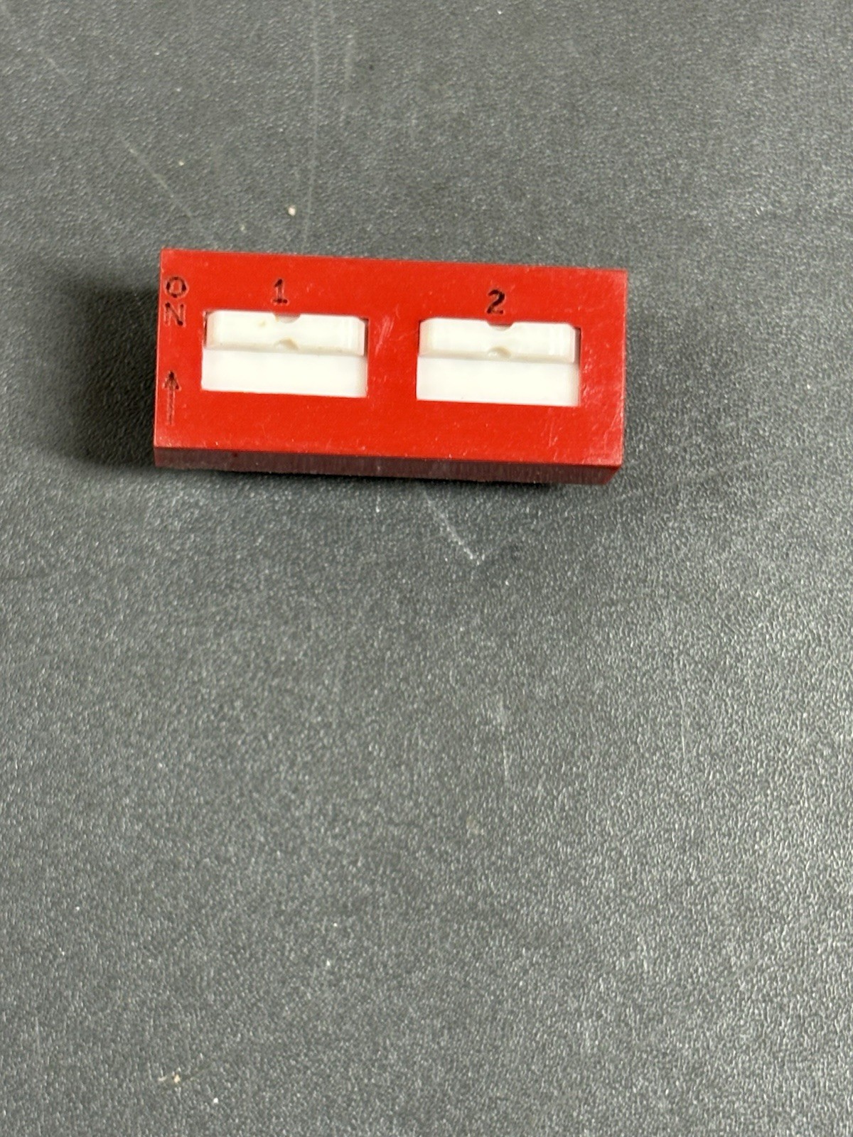 7x 2-Position DIP Switch PCB Through Hole Red