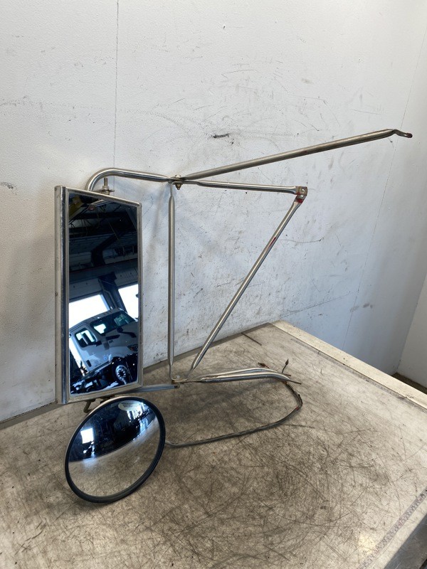 2000 Kenworth T800 Mirror (613-15268)