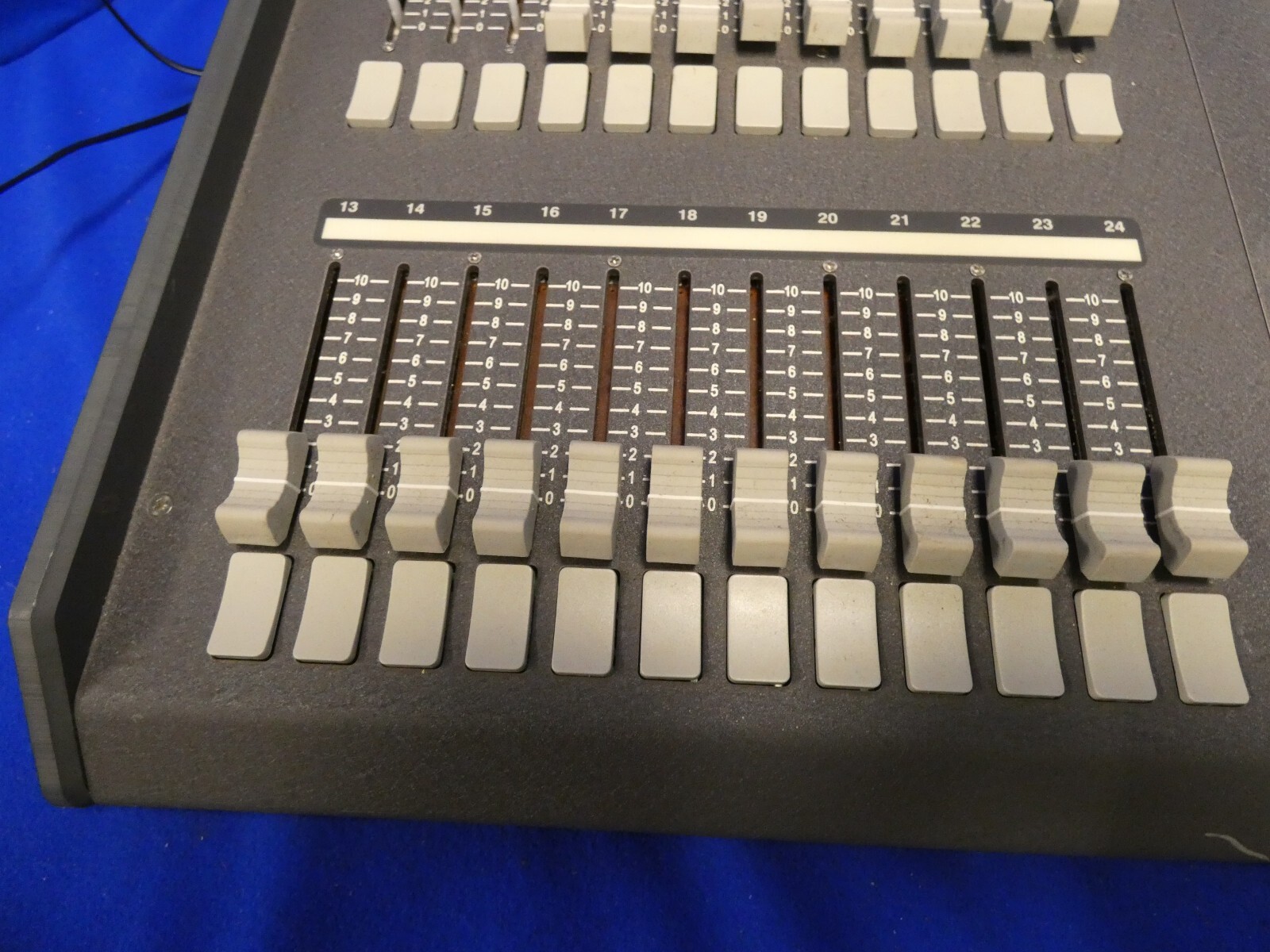 Dove Systems 24/48 (TM-TS 24/48) Techmaster Dimming Console w/Power Supply