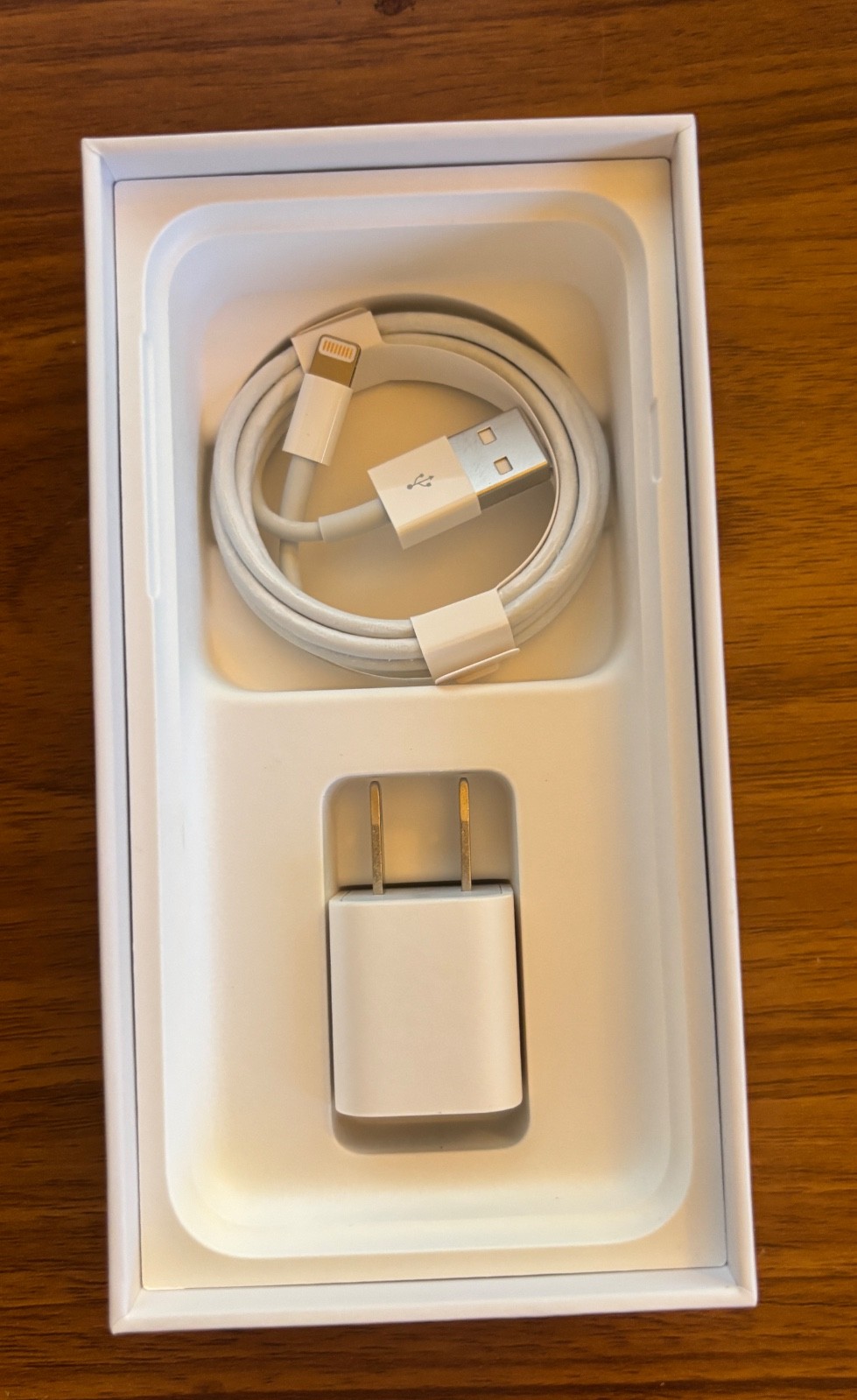 iPhone 8 Box / Headphones / Cable / Inserts - No phone though