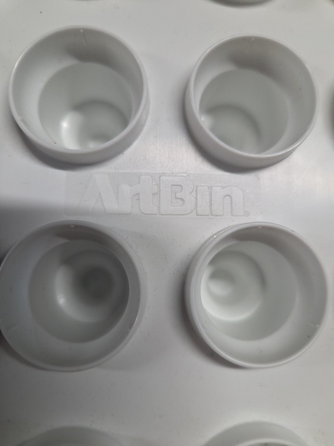 art bin paint holder 32 Slots With Riser (CraftsG)