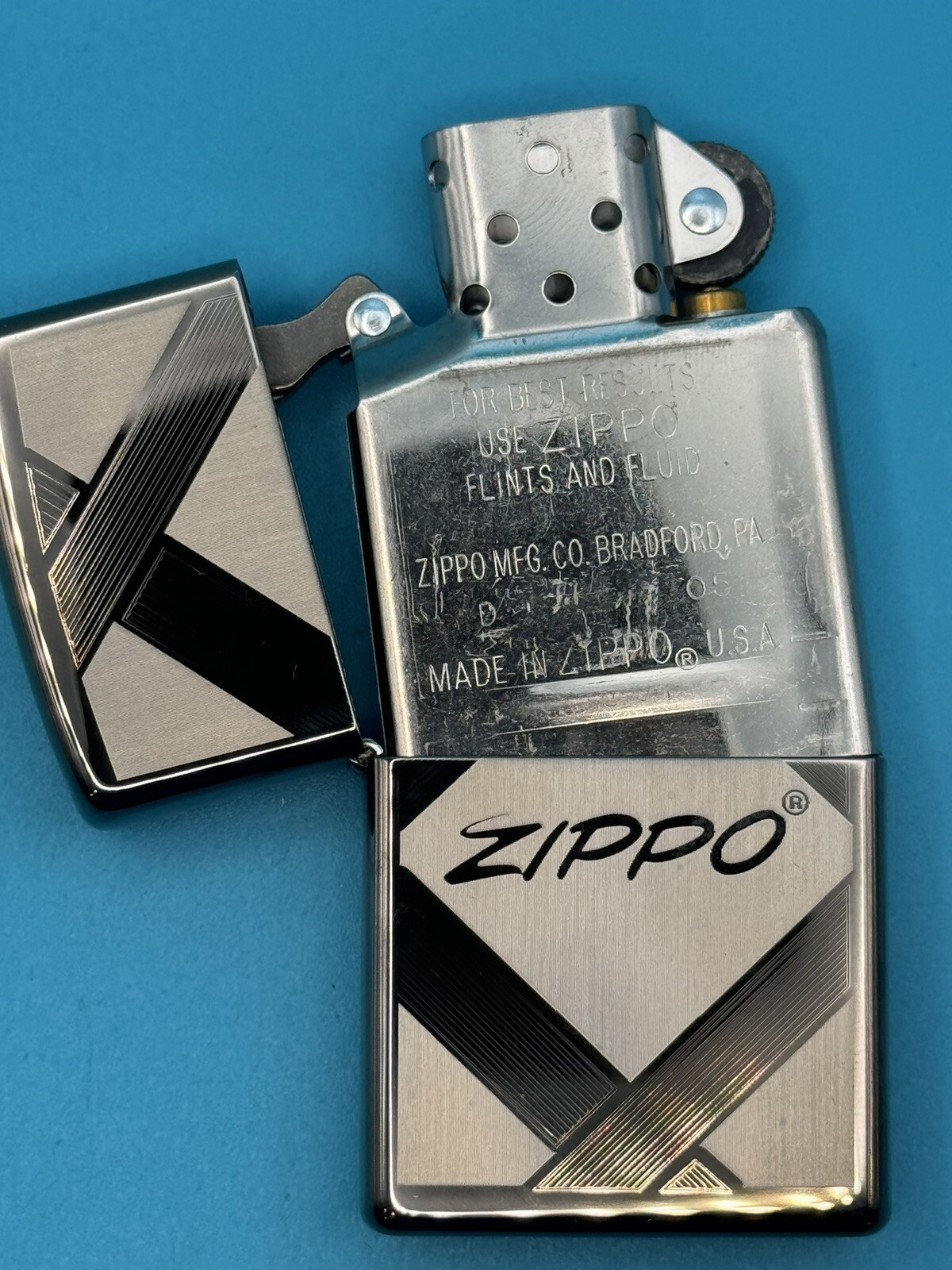 Vintage 2005 Unparalleled Tradition Black Ice Zippo Lighter NEW