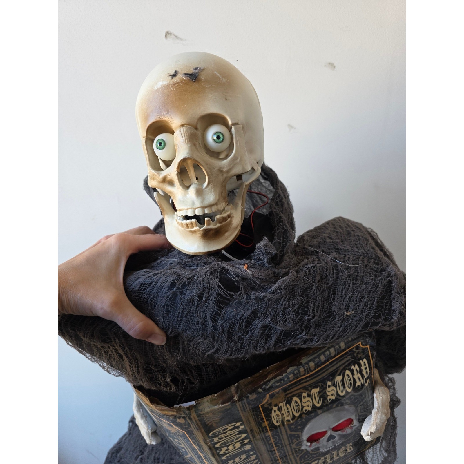 Hanging skeleton AS IS storyteller ghost skull Halloween decor prop lawn