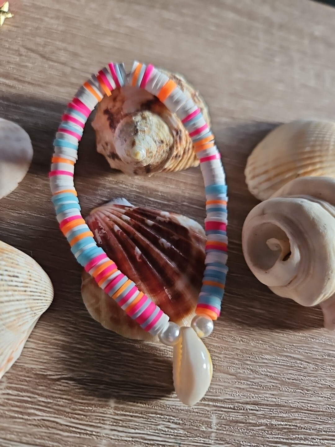 Handmade Stretchy Clay Beaded Seashell Bracelet 7"